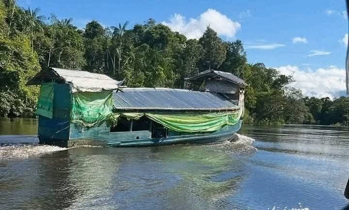 barco prostíbulo de alto Nanay